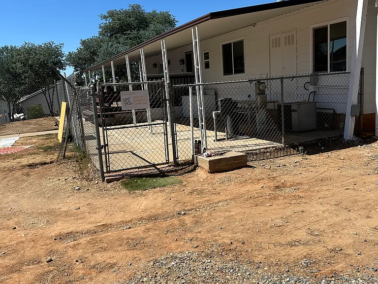 Hanson Ln — Photo 19