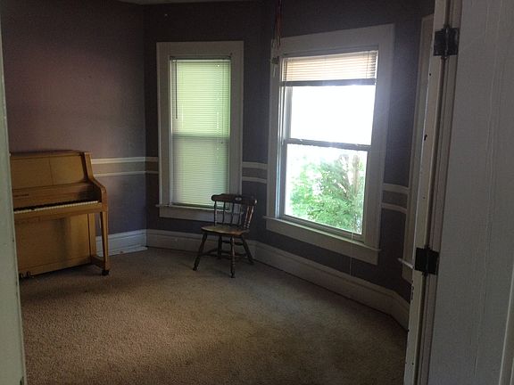 5th image of 107 E Northwood Ave