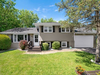 806 Jessie Rd, Lake In The Hills, IL, 60156