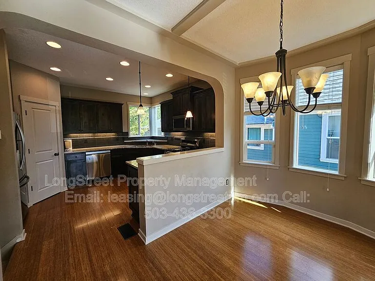 6458 NE 8th Ave — Photo 16