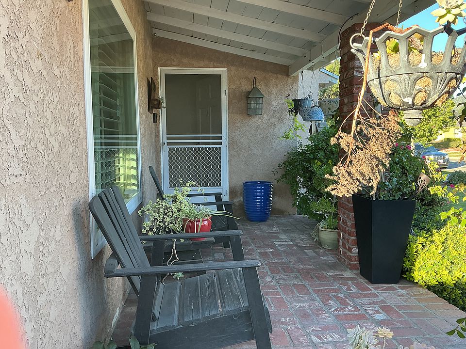 2nd image of 1739 N California St