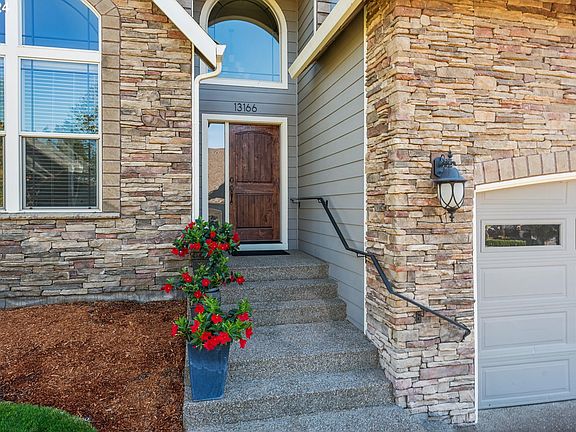 4th image of 13166 King Salmon Ct