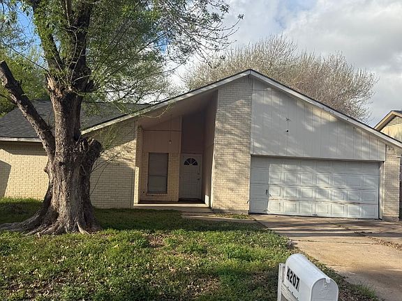 2nd image of 4207 Comanche St