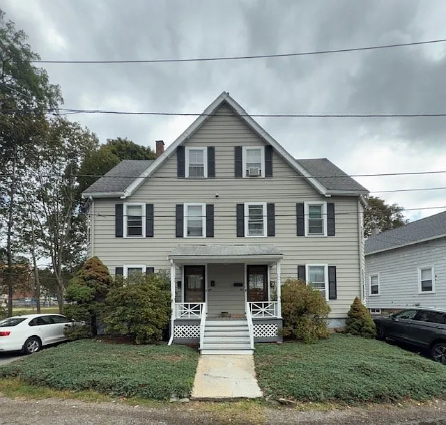 137 Lynde St #2