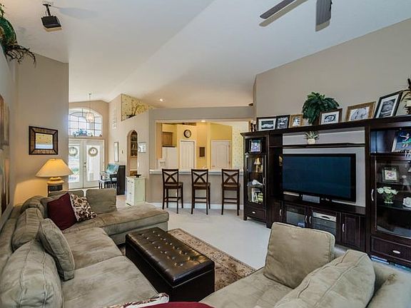 4th image of 325 Meadow Brook Ct