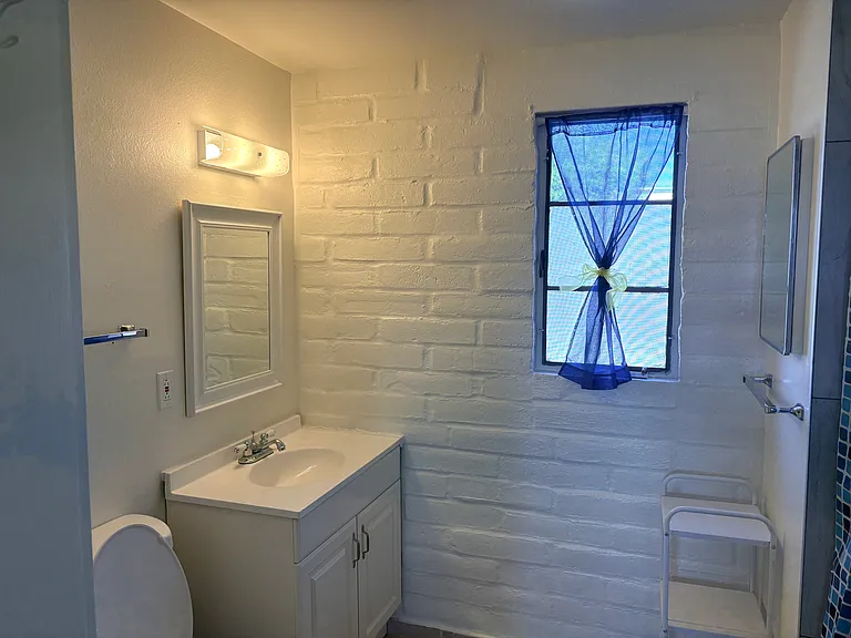 484 S La Canada Dr #B — Photo 9