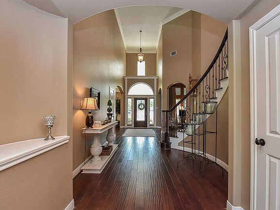 4th image of 6303 Goodlowe Park