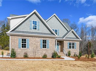 9185 Warren Rd, Kernersville, NC 27284