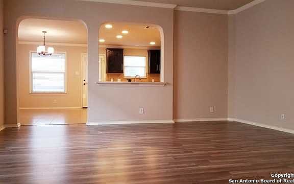 4th image of 5915 Onyx Way