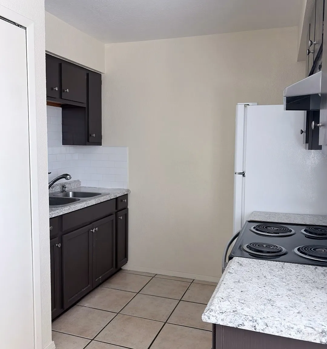 2 bed, 792 sqft, $900 — Photo 2
