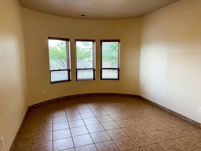 9 Jordan Ct — Photo 7