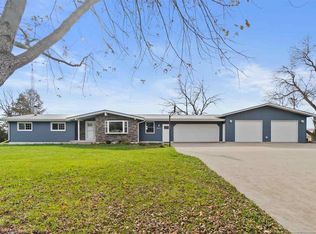 821 Lincoln St, Ainsworth, IA 52201