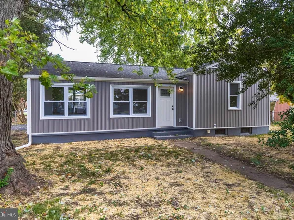 1236 S Pennsylvania Ave, Morrisville, PA 19067