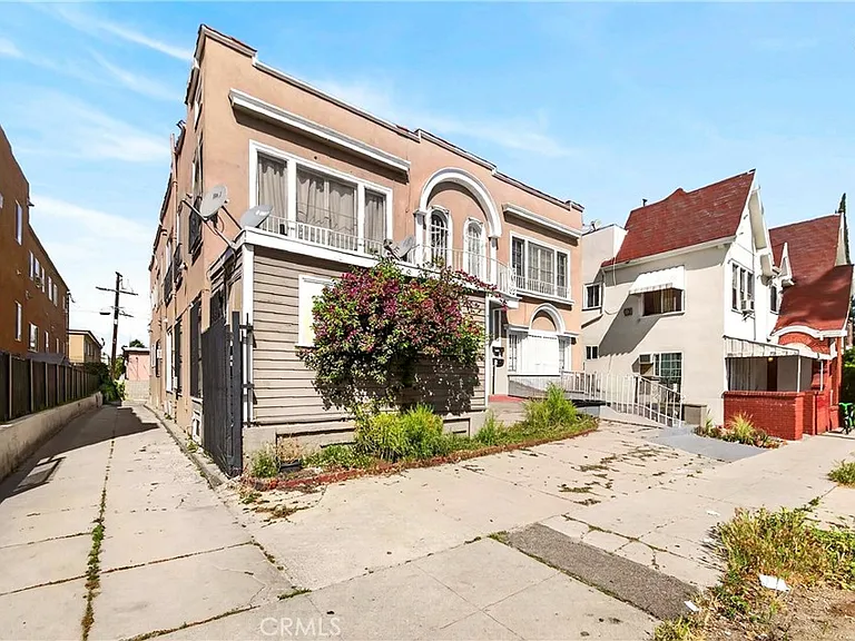 139 S Manhattan Pl — Photo 36