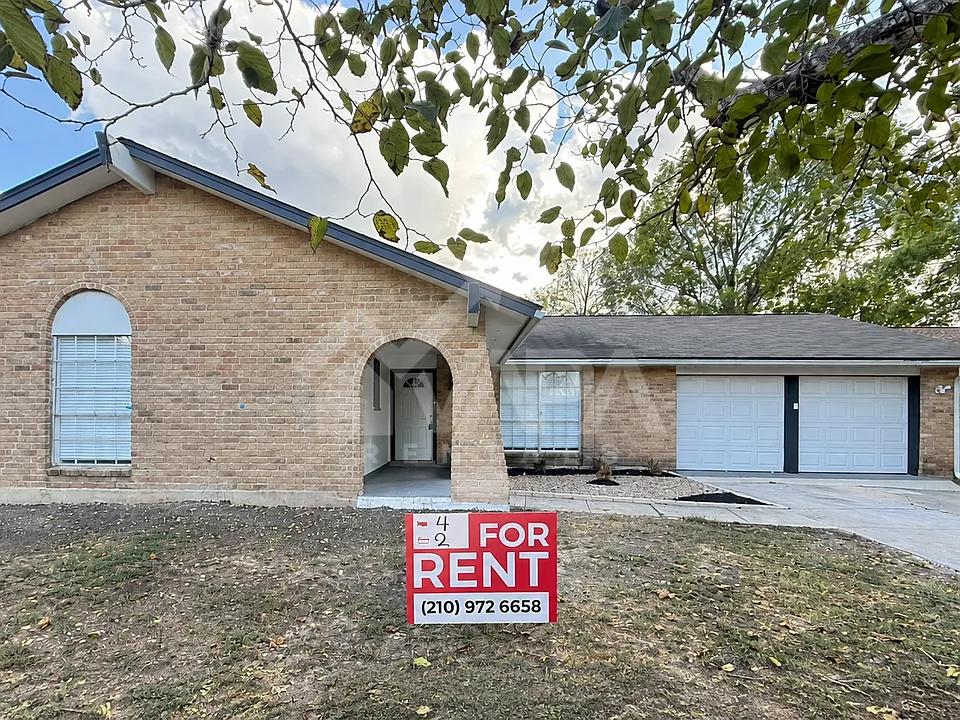 307 Castle Ct