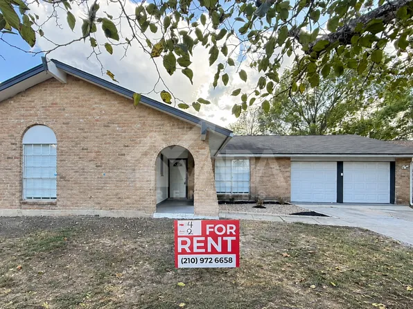 307 Castle Ct, Converse, TX 78109