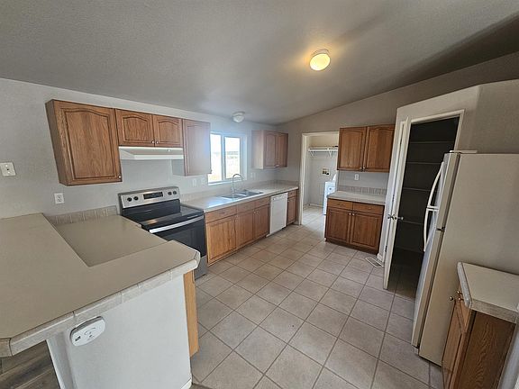 4th image of 16100 Ds Rd