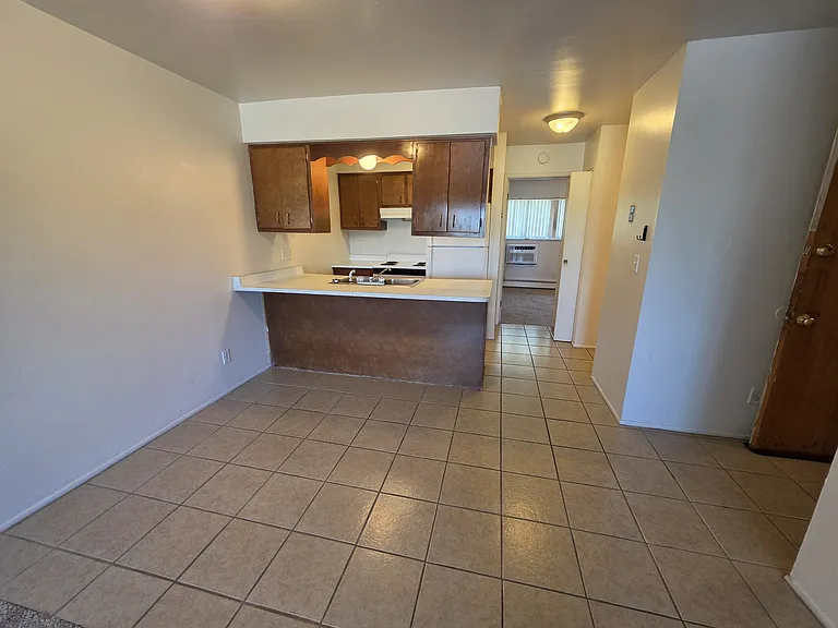 4401 N Grand River Ave #17 — Photo 2