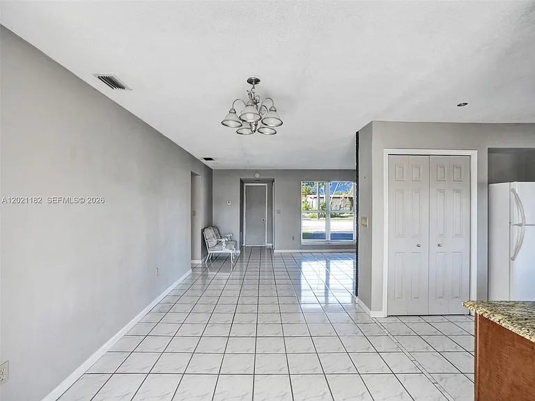 8550 NW 27th Pl — Photo 12