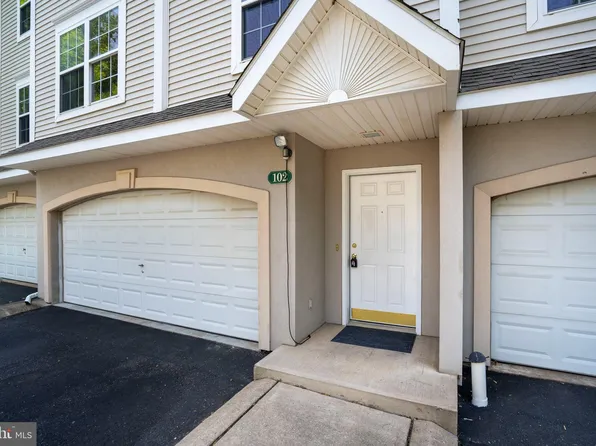 102 Kenley Ct, State College, PA 16803