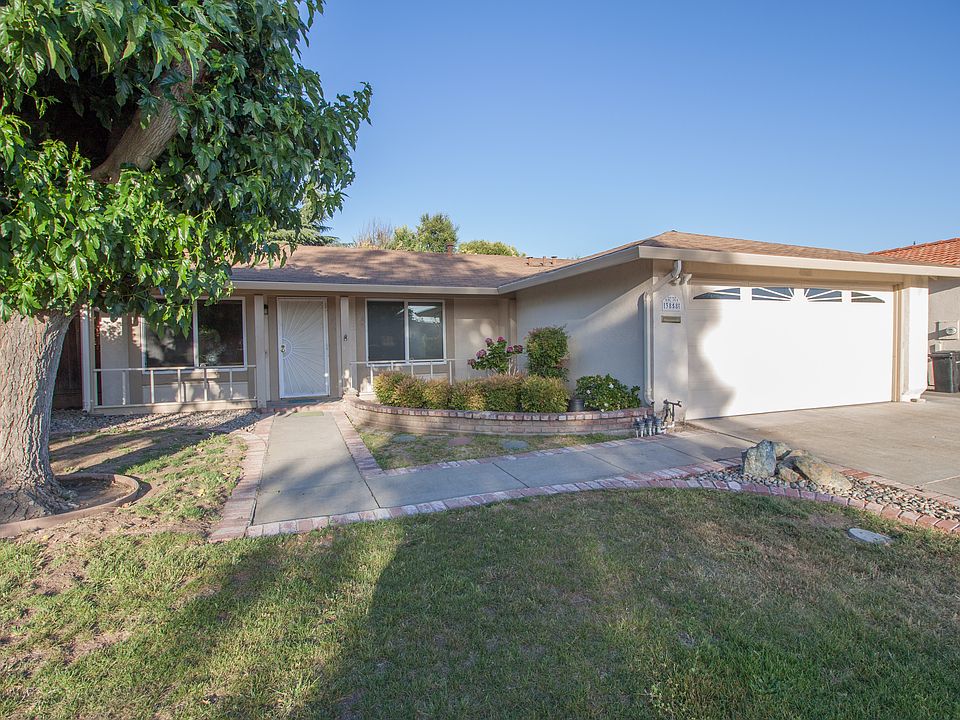 3858 Sark Way