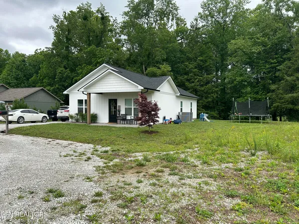 254 Hemlock Springs Dr, Helenwood, TN 37755
