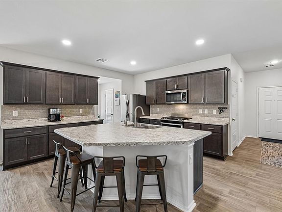 4th image of 3425 Furrow Dr