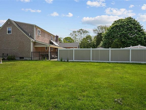 2nd image of 26 Ridgeside Ln