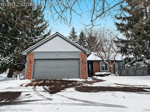 485 Winwood Cir #115, Walled Lake, MI 48390
