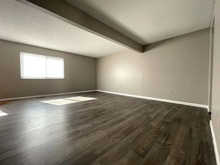 2413 Edmonton Rd — Photo 8