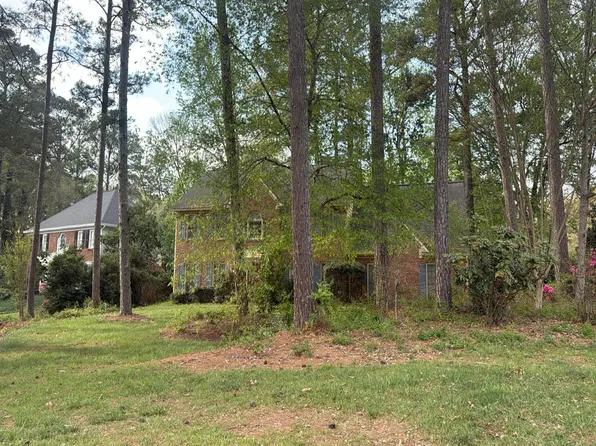 4933 Willow Creek Dr, Woodstock, GA 30188