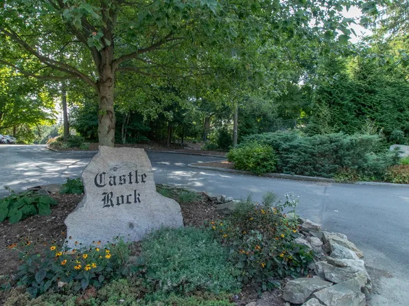 12 Castle Rock #12, Branford, CT 06405