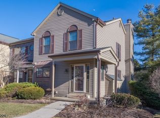 60 Duck Hawk Ct, Hackettstown, NJ 07840