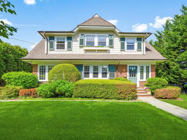 489 Manor Lane, Pelham, NY 10803