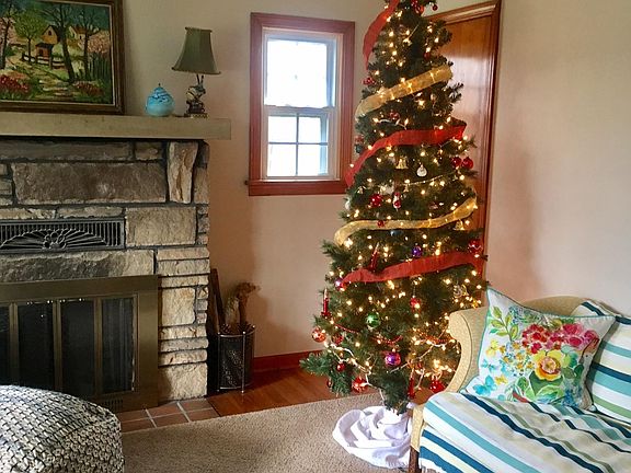 Christmas tree available/optional.