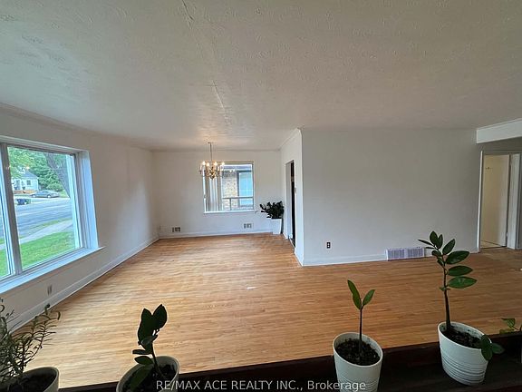 2nd image of 3715 Saint Clair Ave E