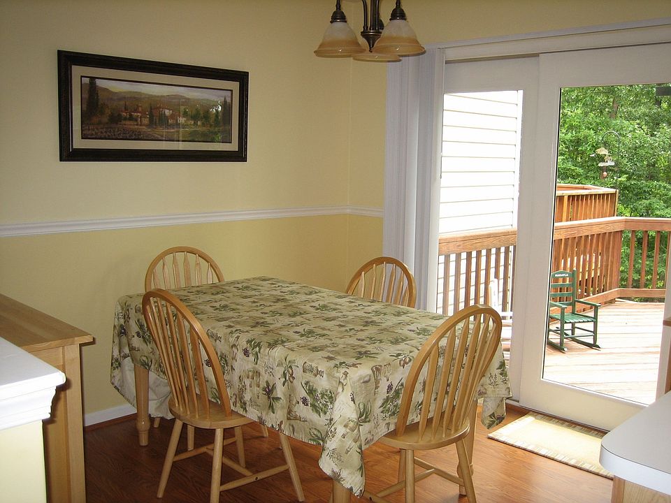 Sunny dine-in kitchen