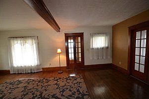 5th image of 207 Oakwood Ave