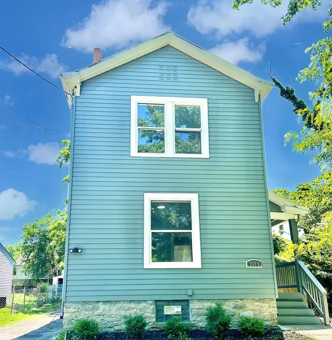 2 bed, 1.5 bath, 1260 sqft, $1,697 — Photo 1