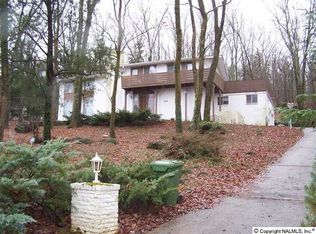 11009 Rockcliff Dr NW, Huntsville, AL 35810