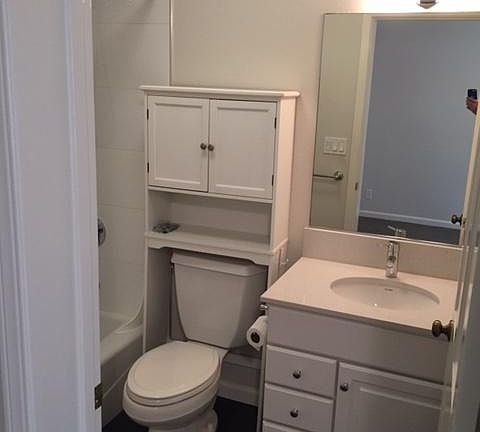 5th image of 2154 Bay St
