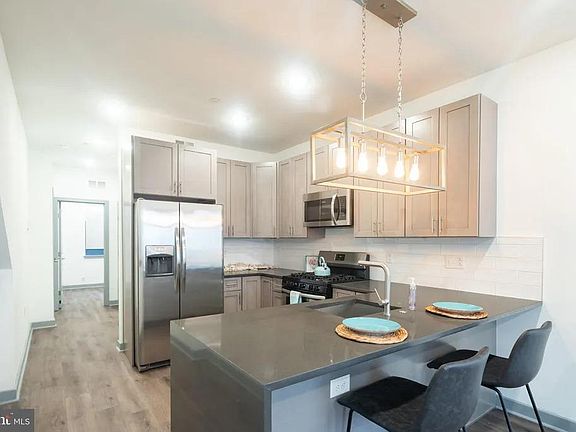 3rd image of 415 W Berks St #1