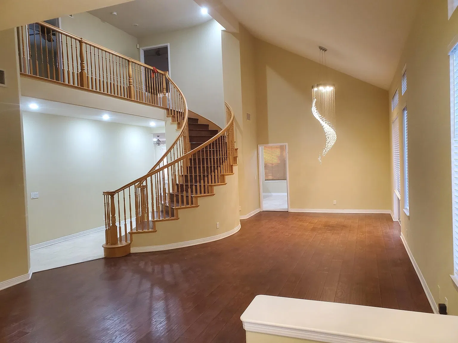 4 bed, 3405 sqft, $6,995 — Photo 4