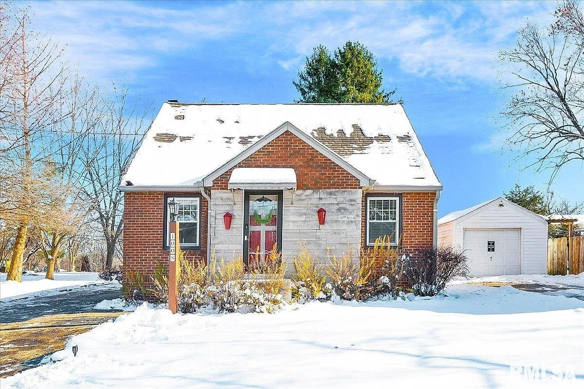 1008 Pekin Ave photo 1