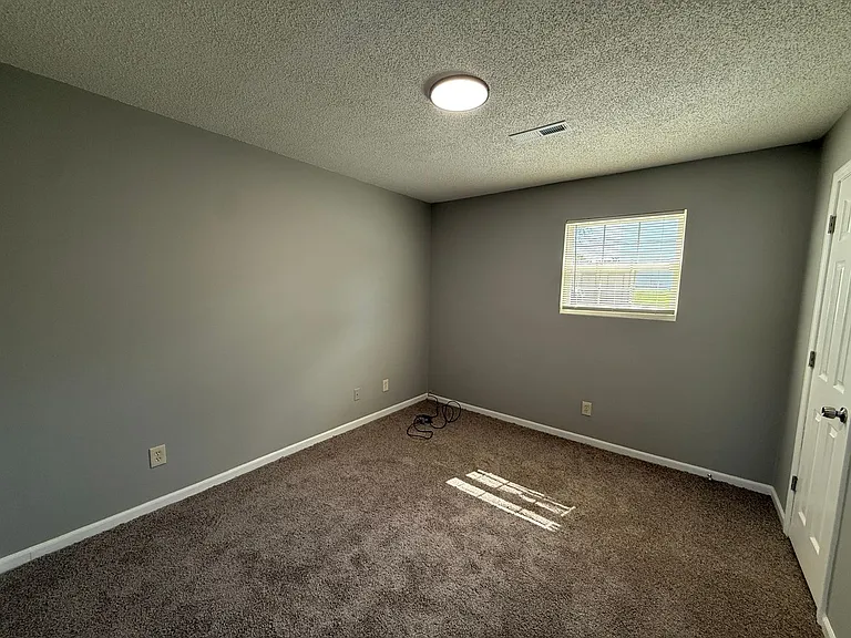 702 N Jackson St — Photo 6