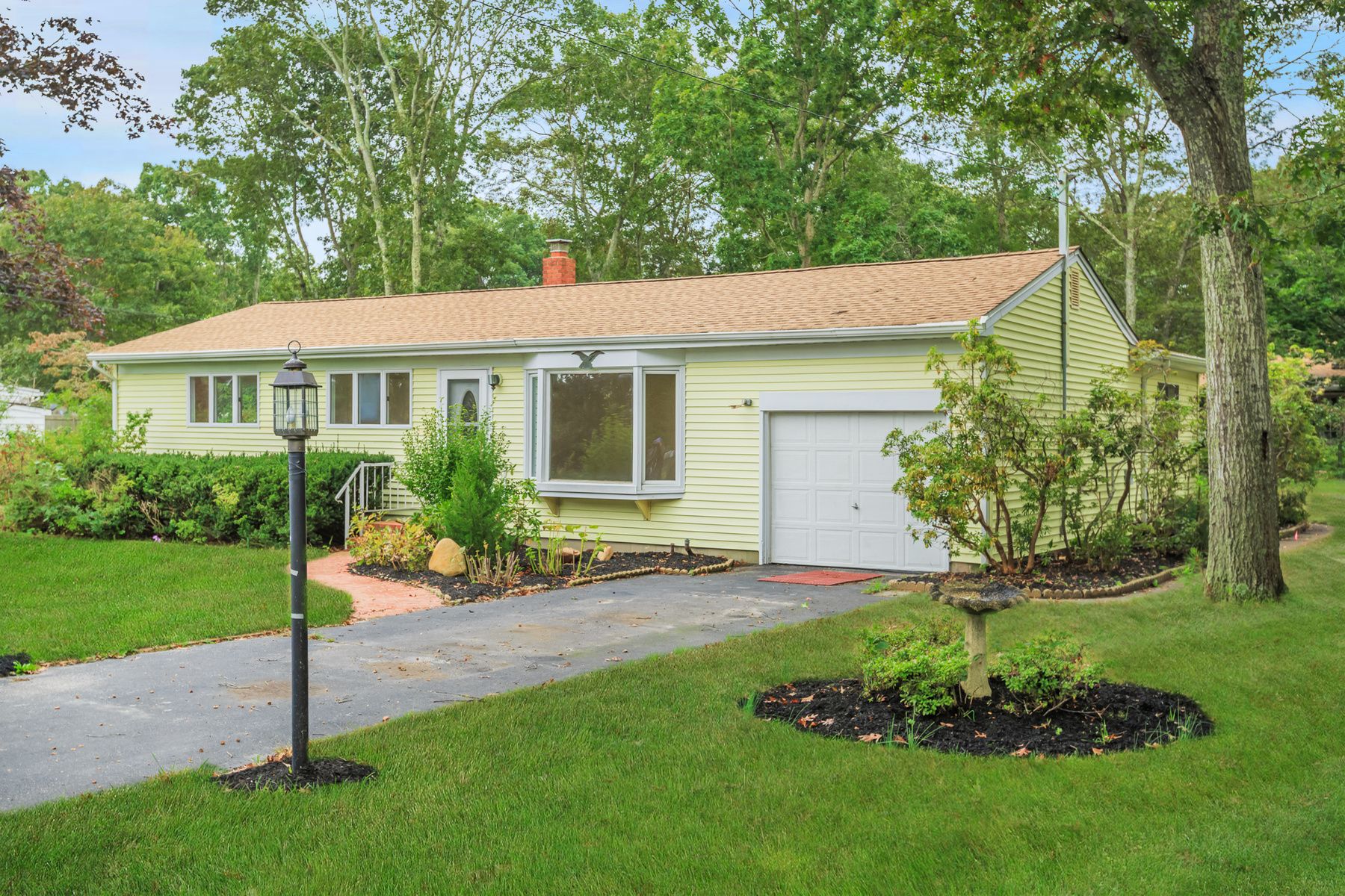 62 Homewood Dr, Hampton Bays, NY 11946 Out East