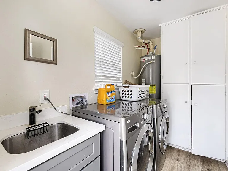 8927 Langdon Ln — Photo 31