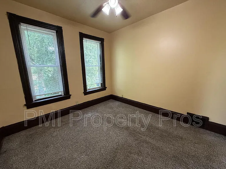 2439 N Dr William Finlayson St — Photo 1