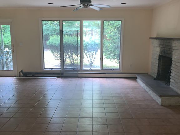 Additional Living Room