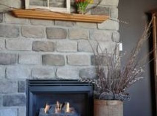 2121 Vivian Ln NW, Rochester, MN 55901